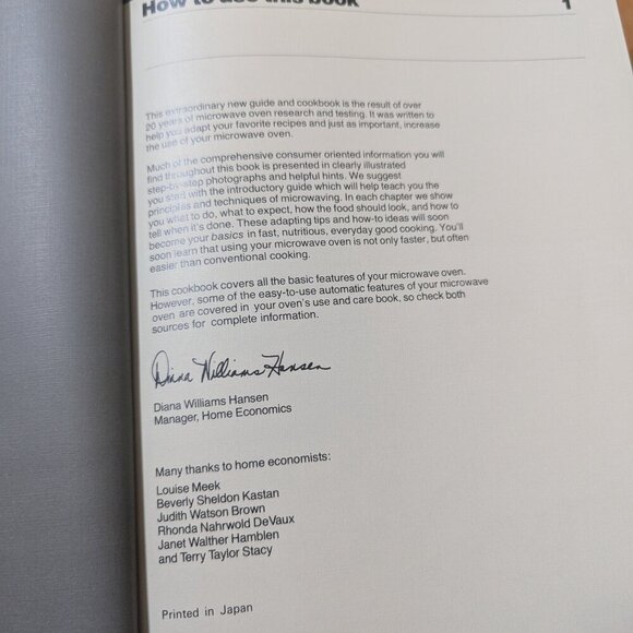 VINTAGE The Microwave Guide and Cookbook 1982 EUC - Picture 3 of 4